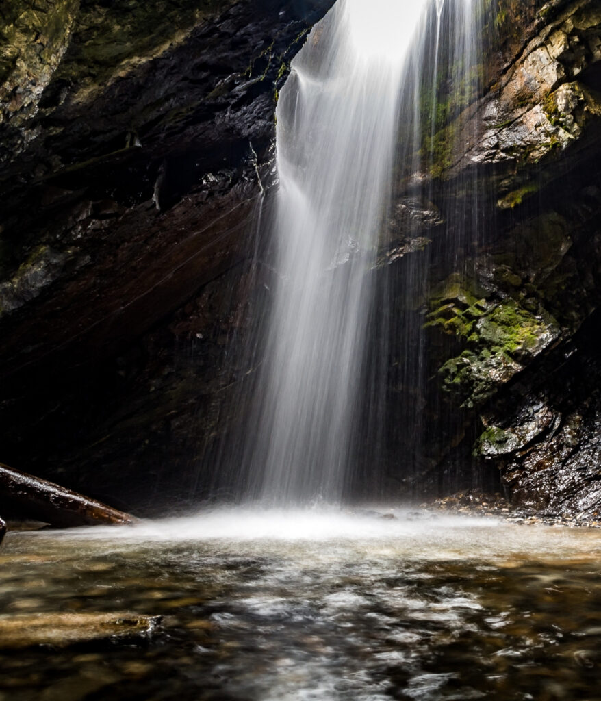 Donut Falls⁠ Image by Akel Hashim from Getty Images